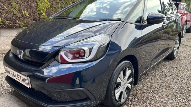 R M-Valeting-1